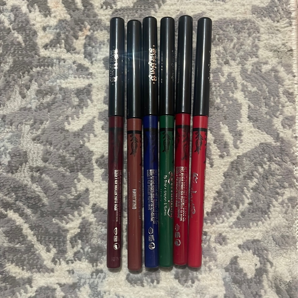 Everlasting Lip Liner